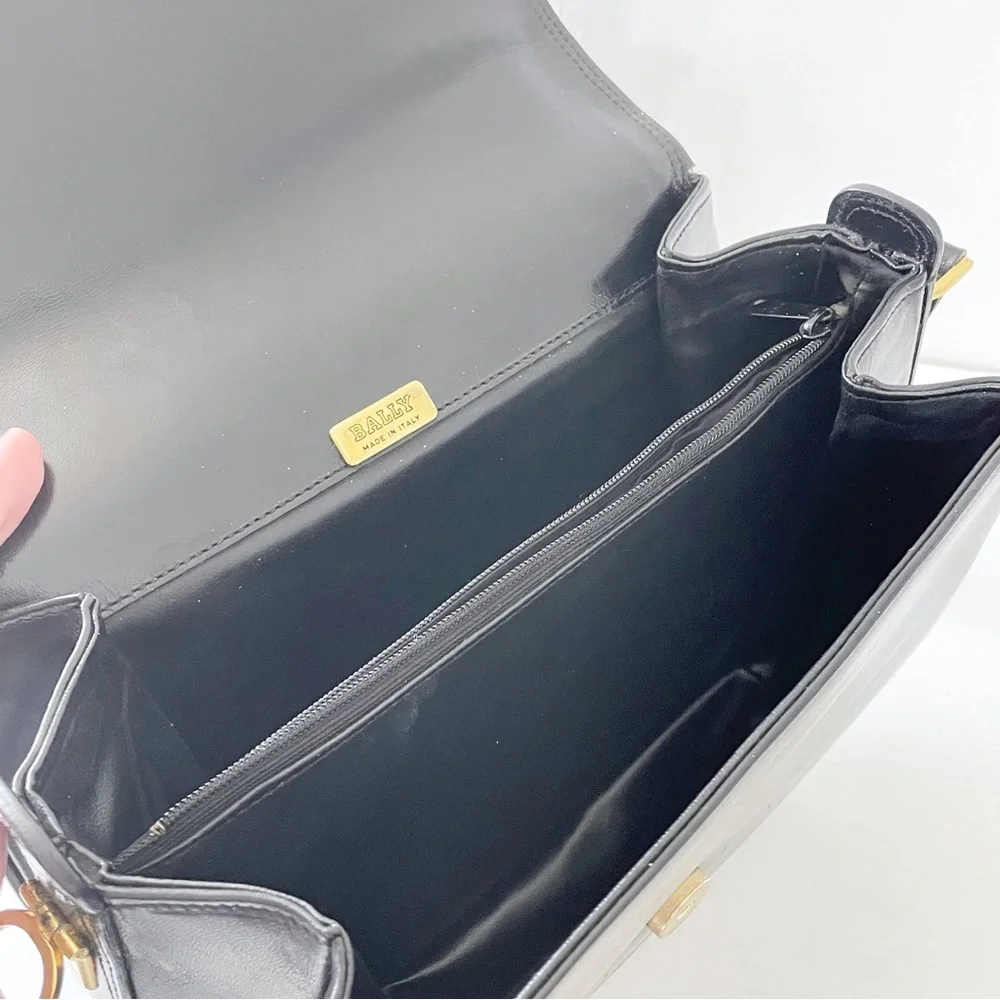 Bally black box calf leather vintage shoulder bag
